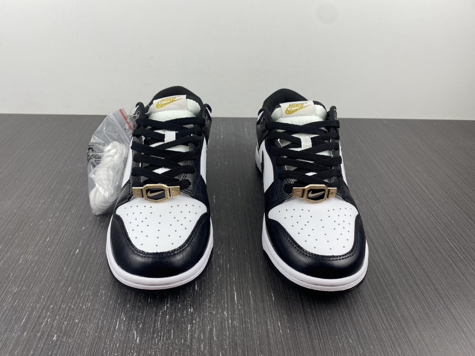 Nike Dunk Low World Champ DR9511-100