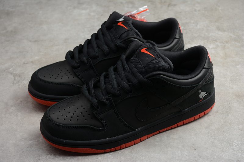 Nike Dunk Low SB TRD QS "Black Pigeon" - 883232 008