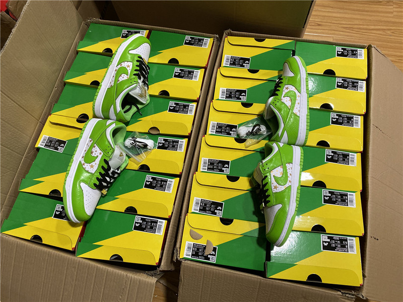 Supre* X Dunk Low OG SB QS 