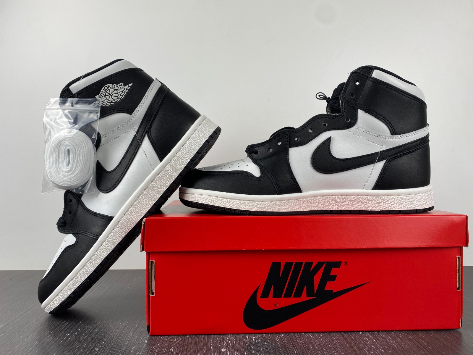 Air Jordan 1 High 85 Black White BQ4422-001