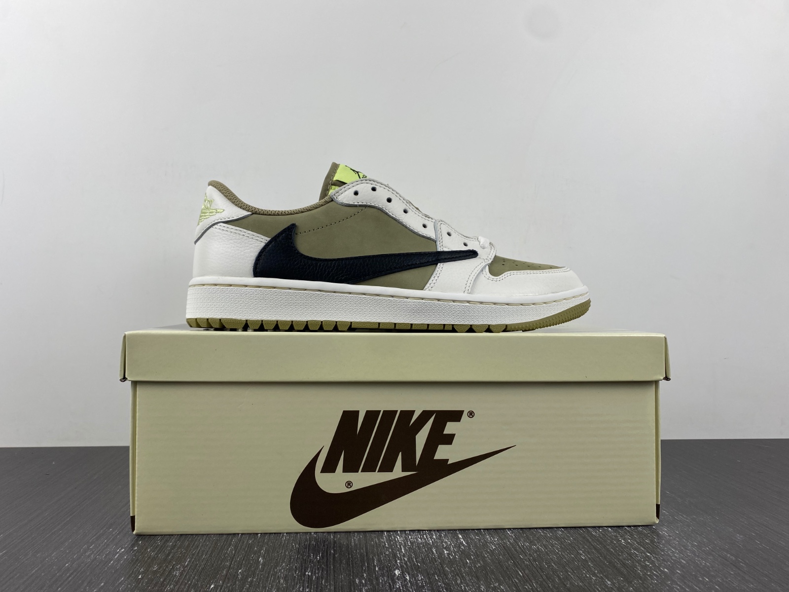 Travis Scott x Air Jordan 1 Low Golf FZ3124-200