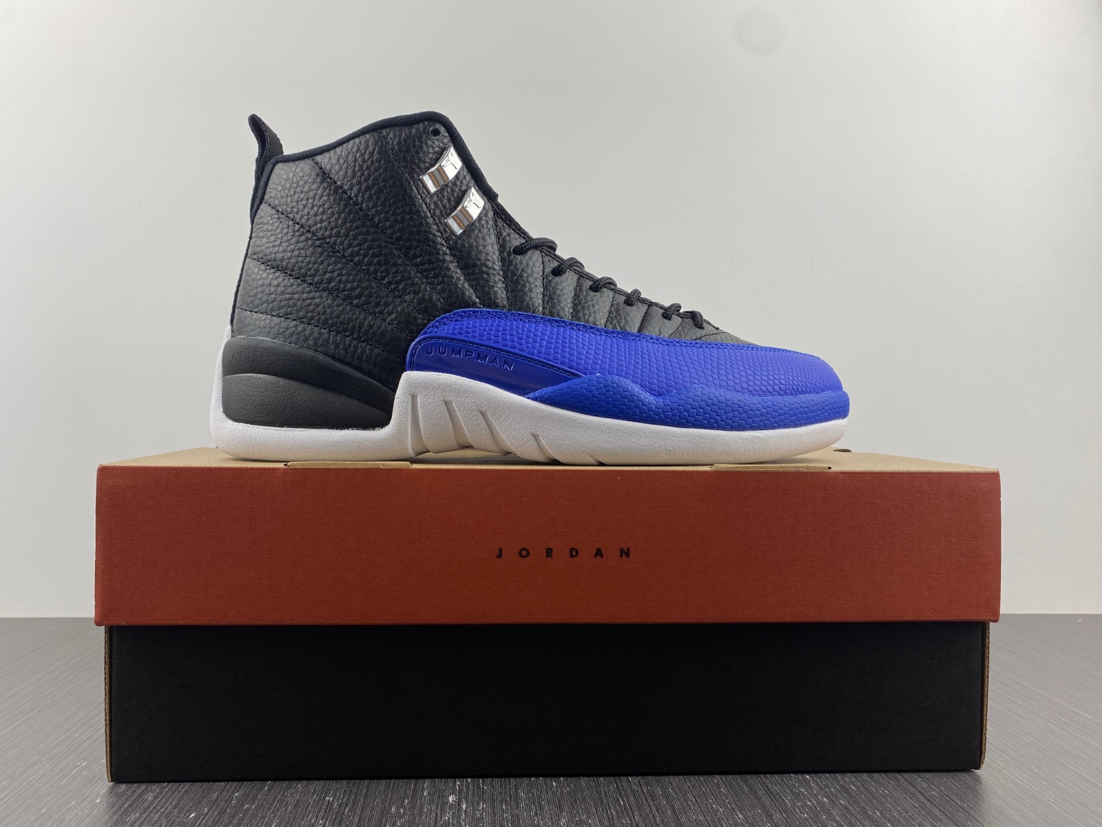 Air Jordan 12 Retro Hyper Royal AO6068-004