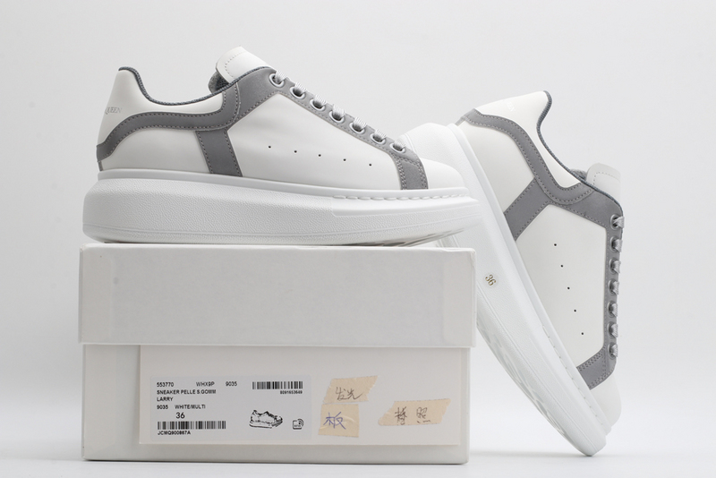 MCQUEEN OVERSIZED SNEAKER