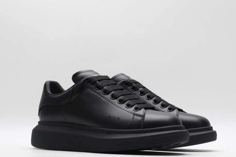 MCQUEEN OVERSIZED SNEAKER