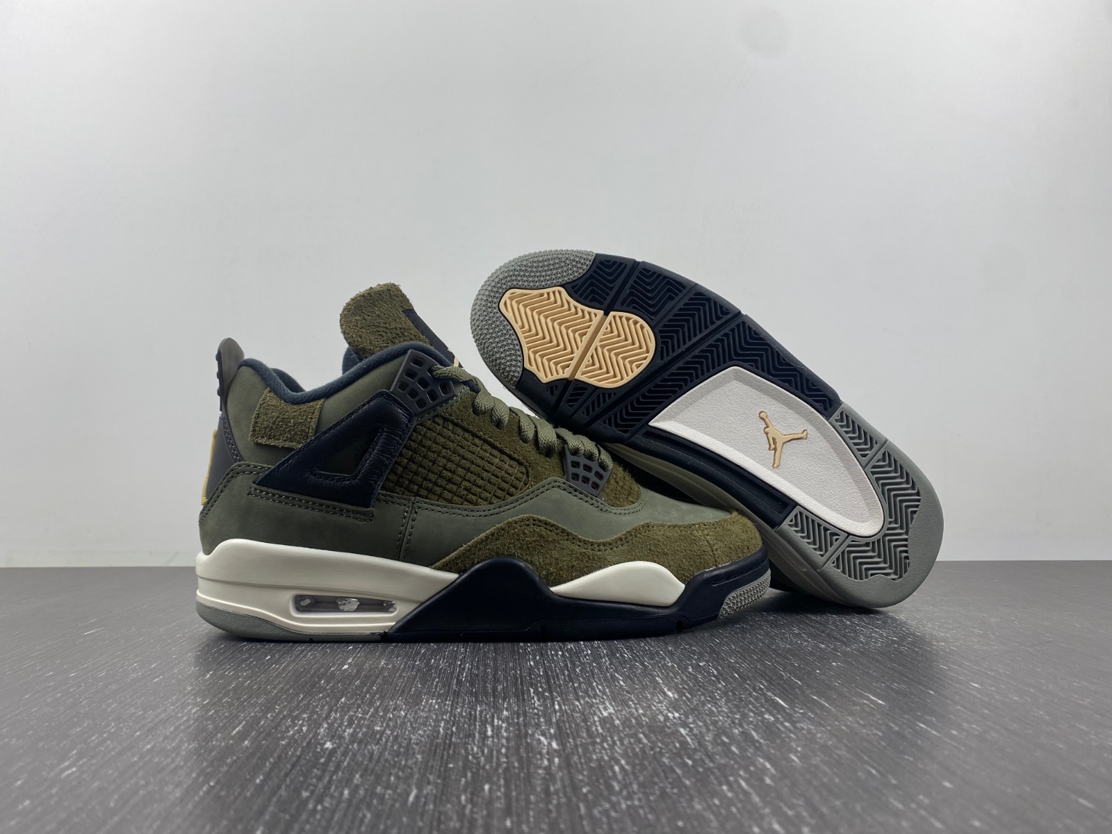 Air Jordan 4 Craft "Medium Olive" FB9927-200