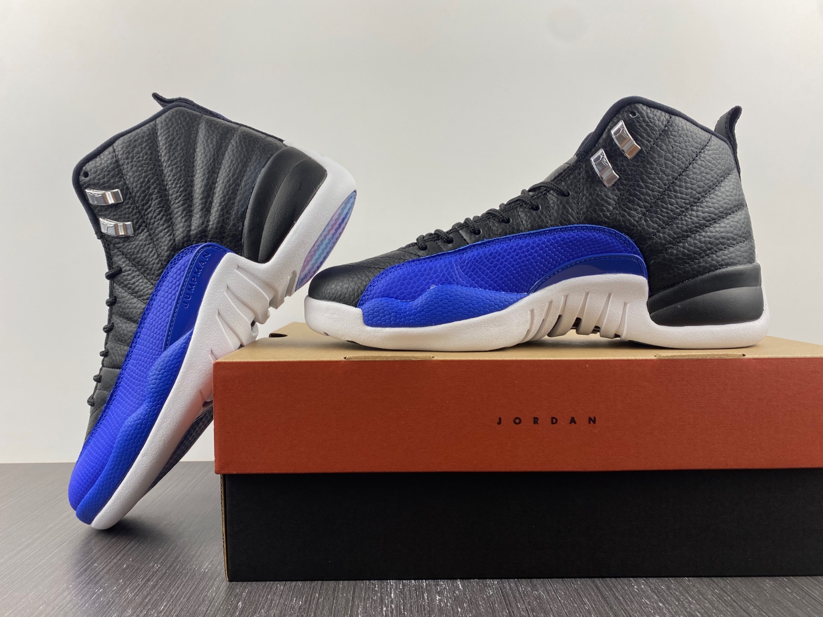 Air Jordan 12 Retro Hyper Royal AO6068-004
