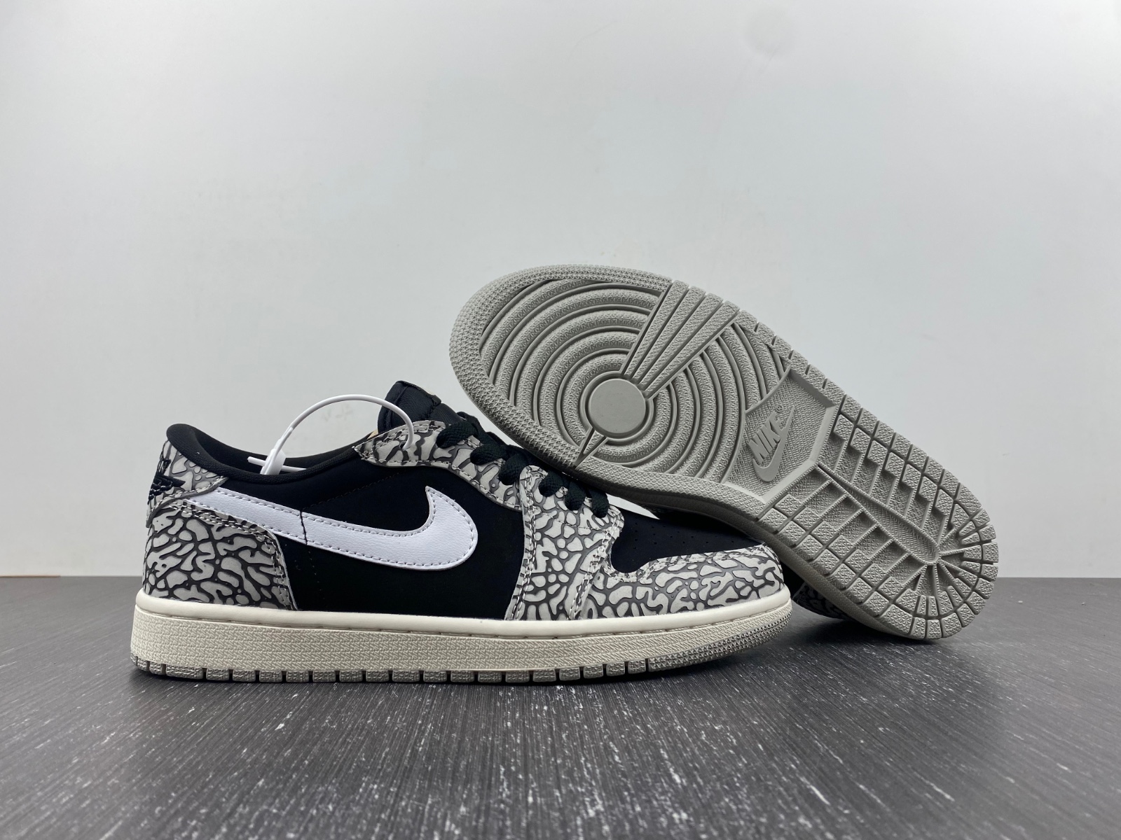 Air Jordan 1 Low OG "Black Cement" CZ0790-001