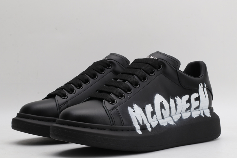 MCQUEEN OVERSIZED SNEAKER