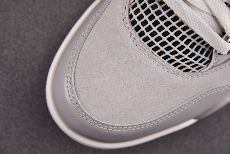 Air Jordan 4 Frozen Moments AQ9129-001