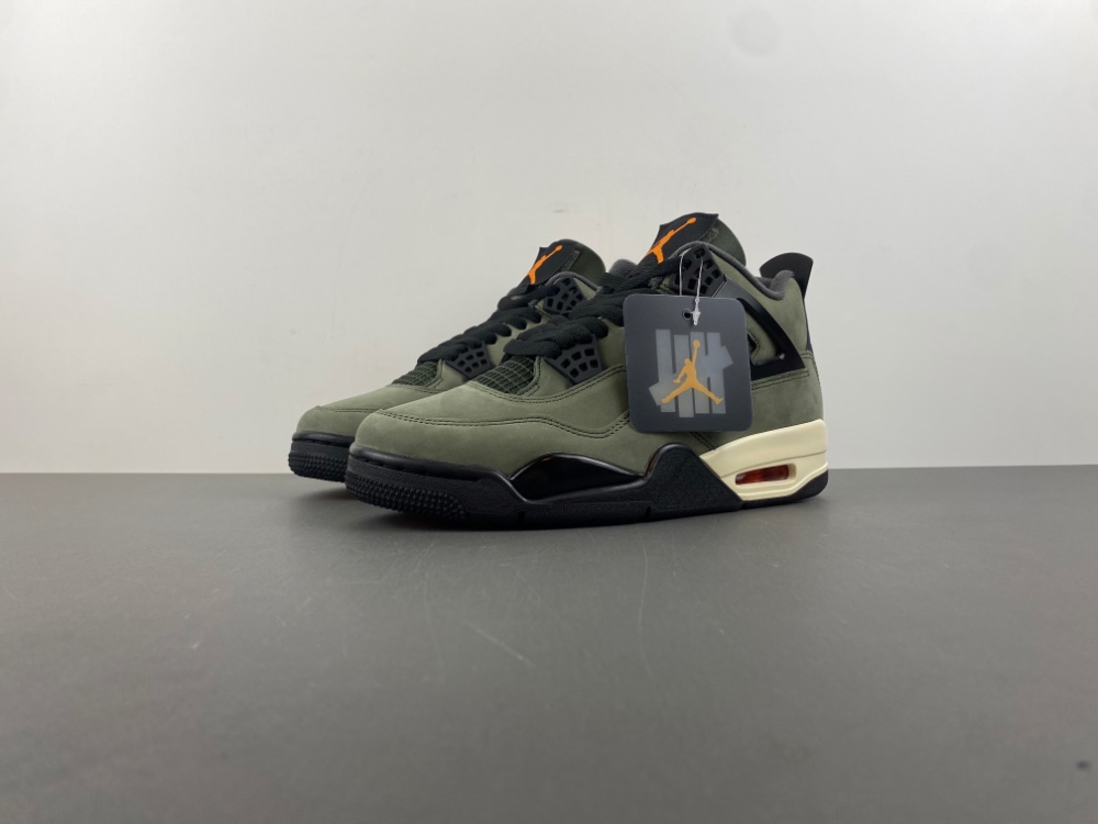 UNDEFEATED x Air Jordan 4 OG IB1519-200