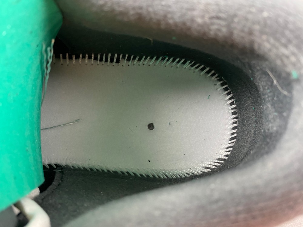 Air Jordan 4 RM FQ7938-002