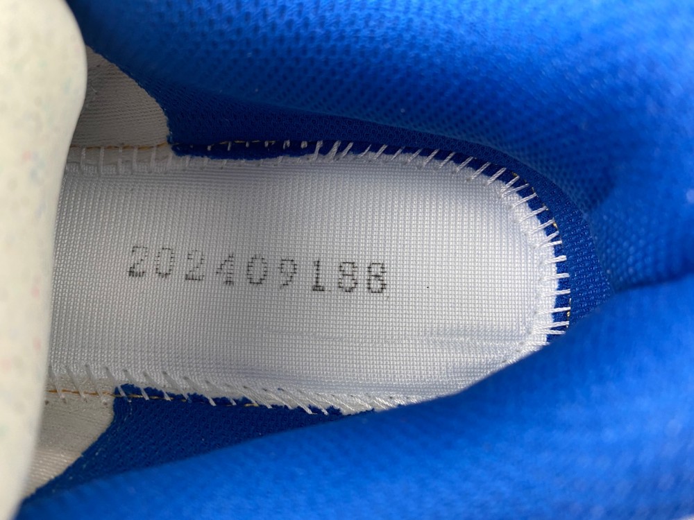 ASICS GEL-KAYANO 1203A555-101