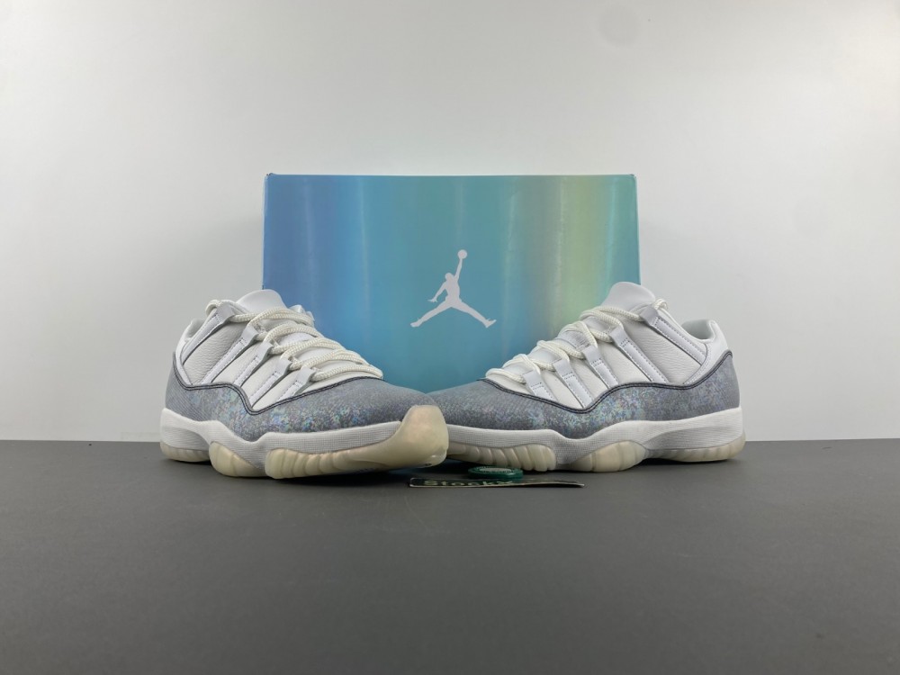 Air Jordan 11 Low 2025  HQ7000-001