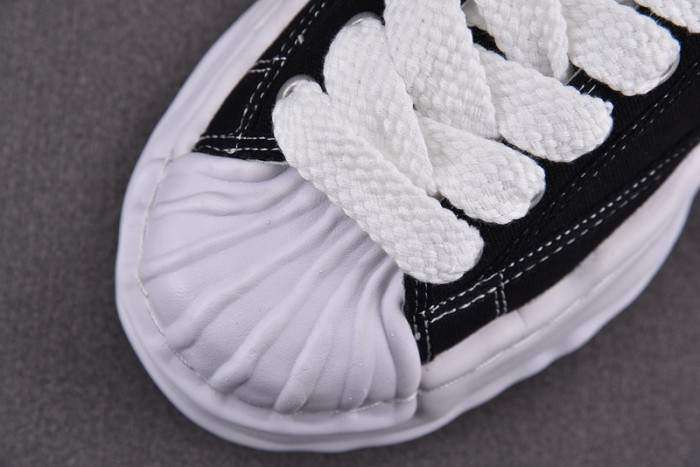 Maison Mihara Yasuhiro Low-Top Sneakers MMY-042