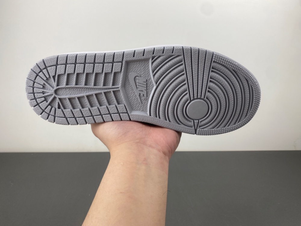 Air Jordan 1 Low OG “Barons”