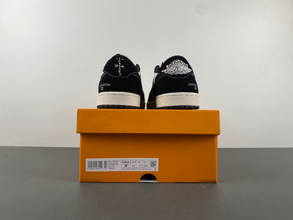 Travis Scott x Air Jordan LV