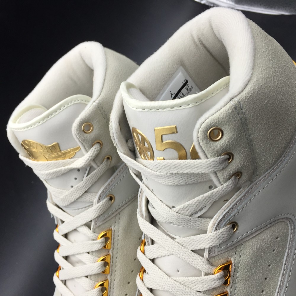 Air Jordan 2 Retro Q54