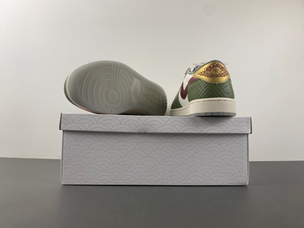 Air Jordan 1 Retro Low OG 