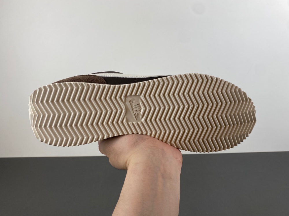 Nike Cortez WMNS “Baroque Brown”  DZ2795-200