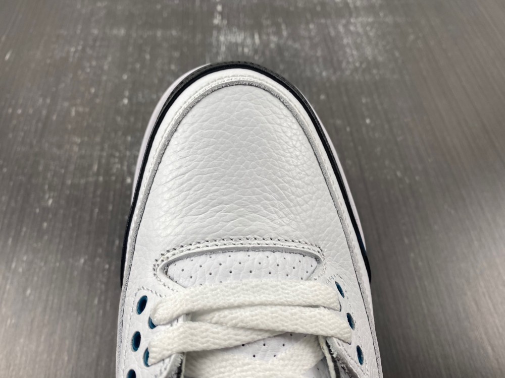 Air Jordan 3 Retro 136064-660