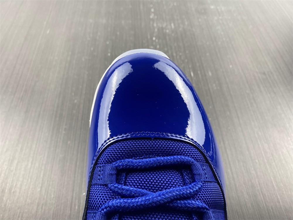 Air Jordan 11 AT7802