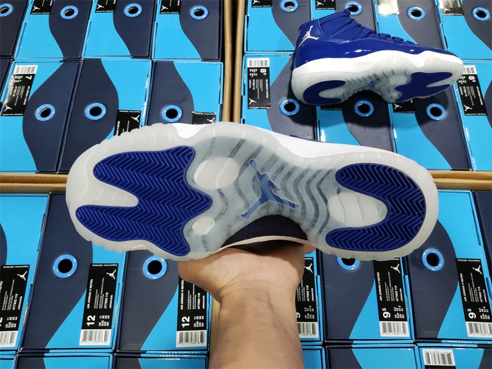 Air Jordan 11 AT7802