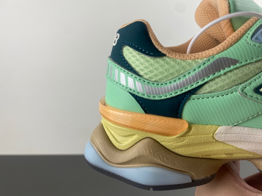 New Balance 9060 Sweetgrass Deep Ocean  U9060TMA