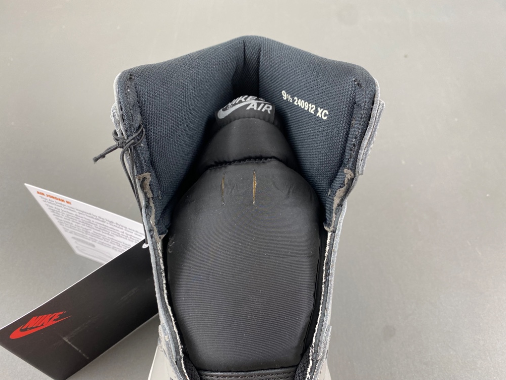 Air Jordan 1 Retro High OG Shadow