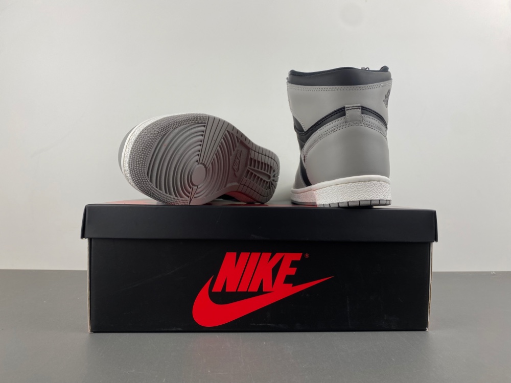 Air Jordan 1 Retro High OG Shadow