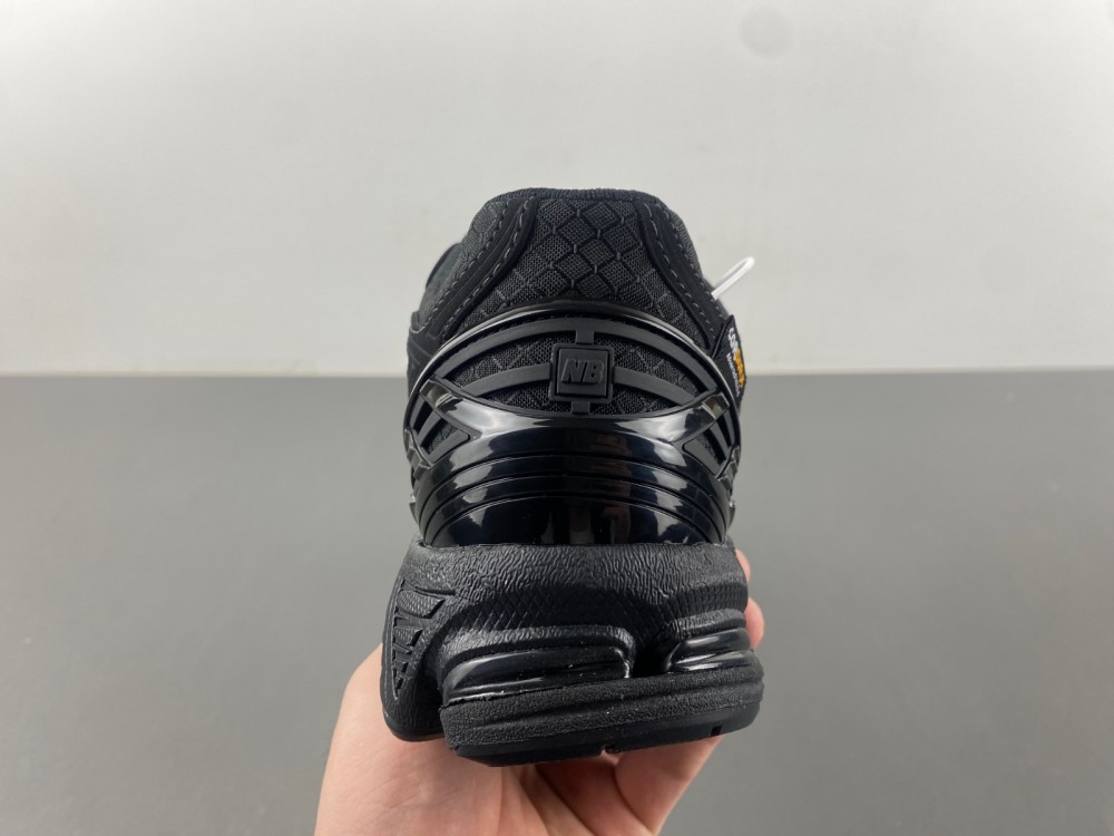 New Balance M1906RWF