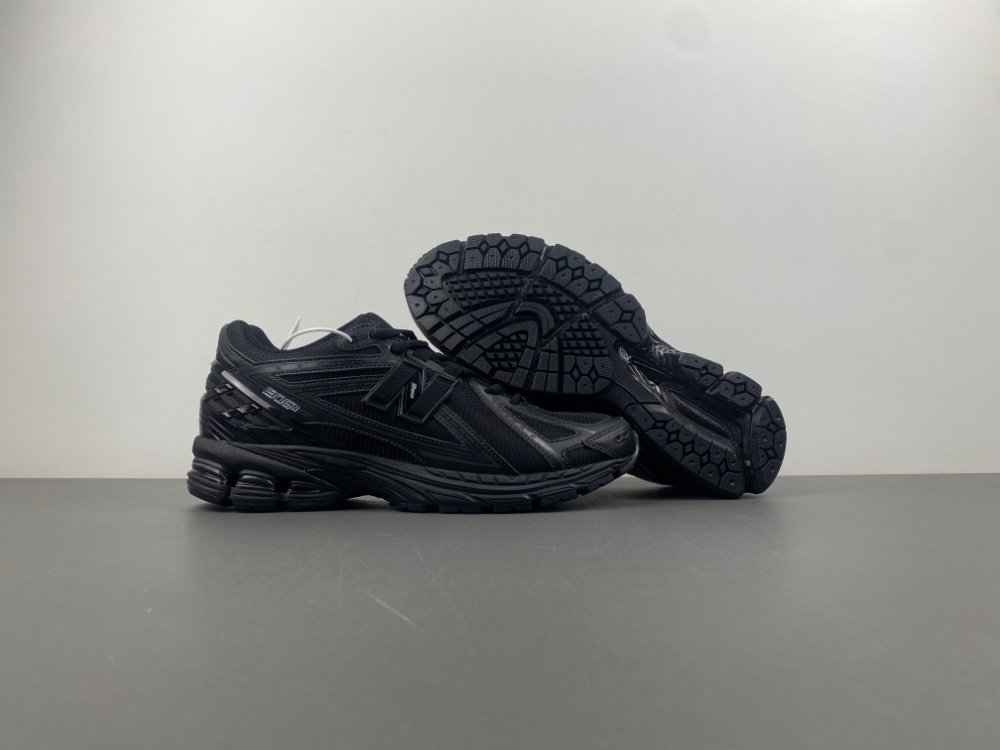 New Balance M1906RBB