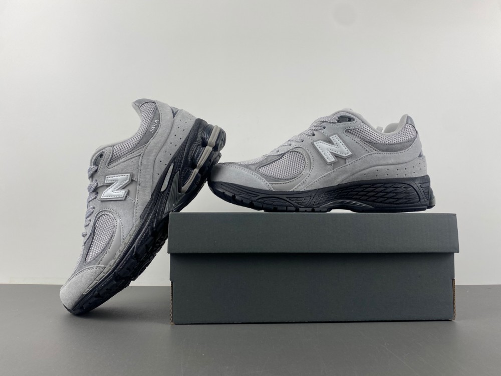 new balance NB M2002RC1