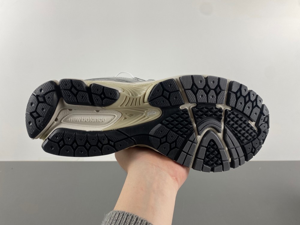 new balance NB M2002RANM