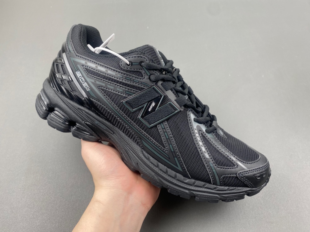 New Balance M1906RBB