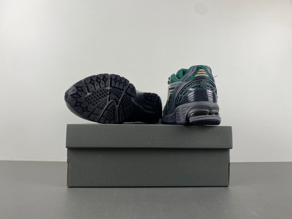 New Balance M1906RZM