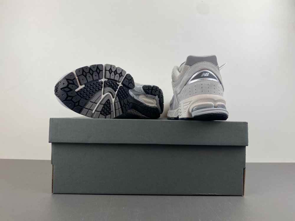 new balance NB ML2002R0