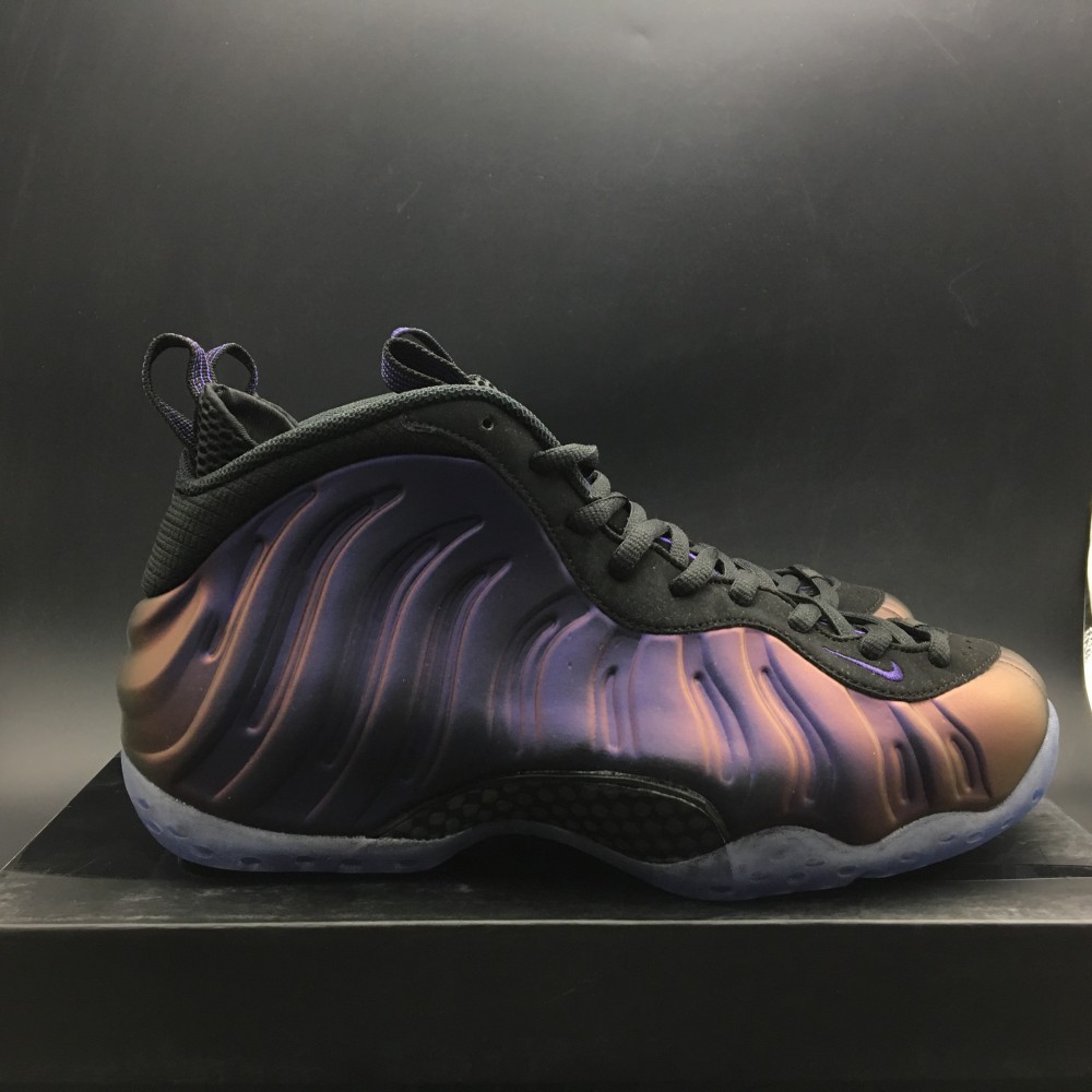 Nike Air Foamposite One “Hologram”314996-900