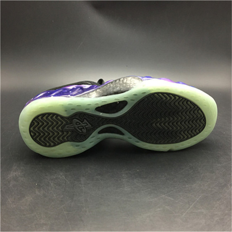Nike Air Foamposite 521286-800
