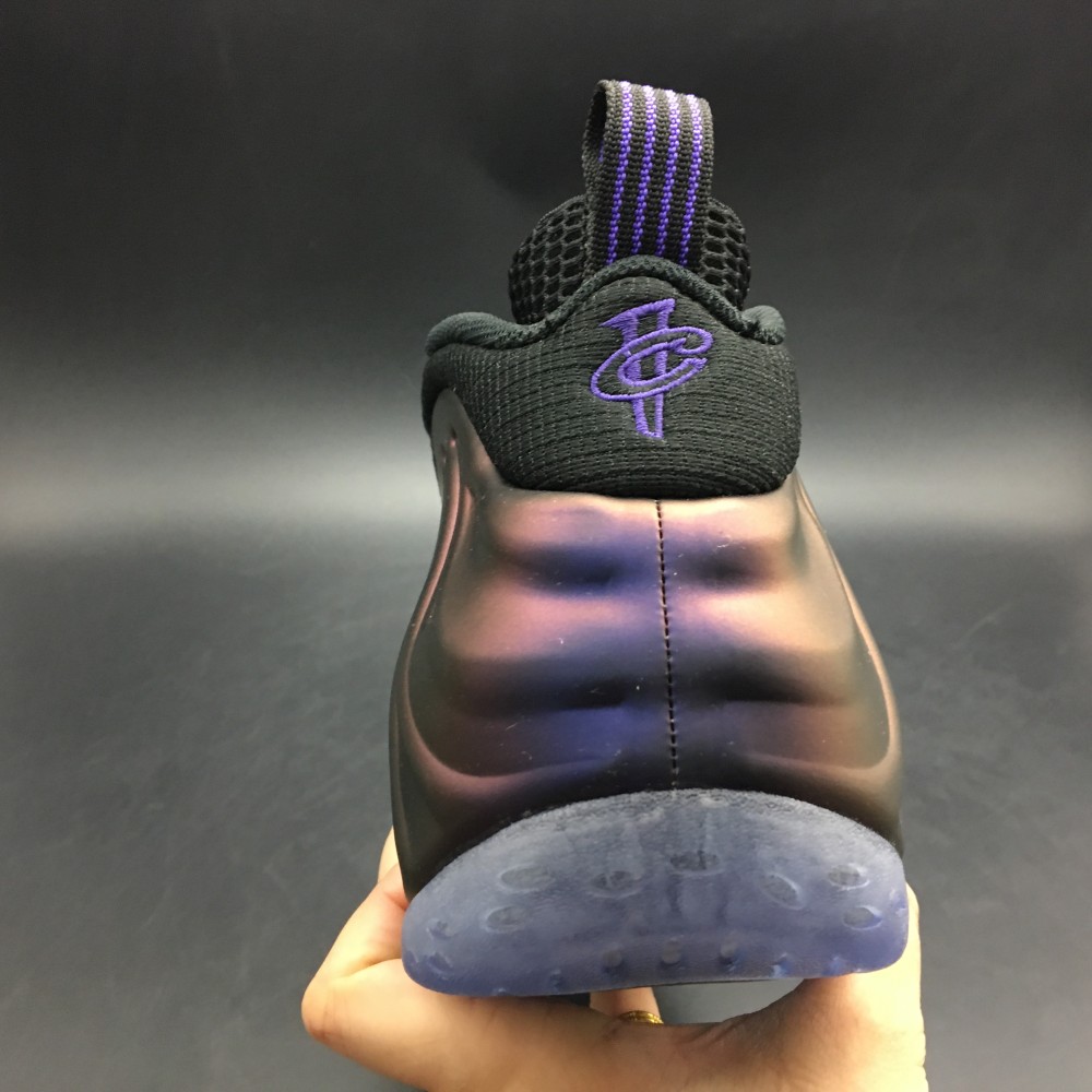 Nike Air Foamposite One “Hologram”314996-900