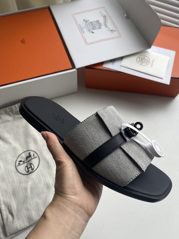 Gabriel sandal