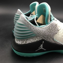 Air Jordan 32