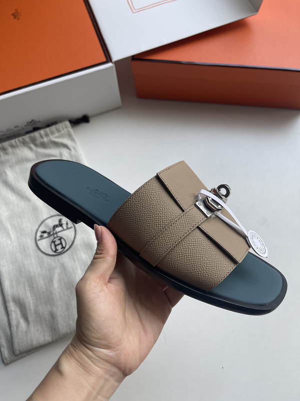 Gabriel sandal
