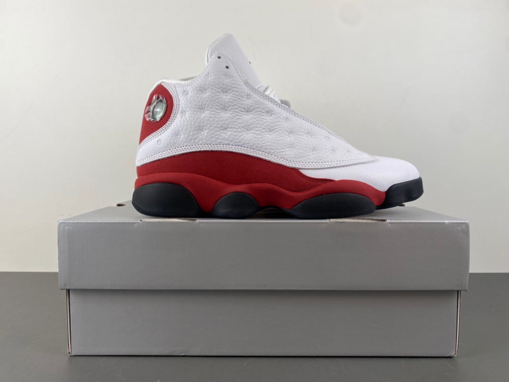 Nike Air Jordan 13 Retro“Chicago”