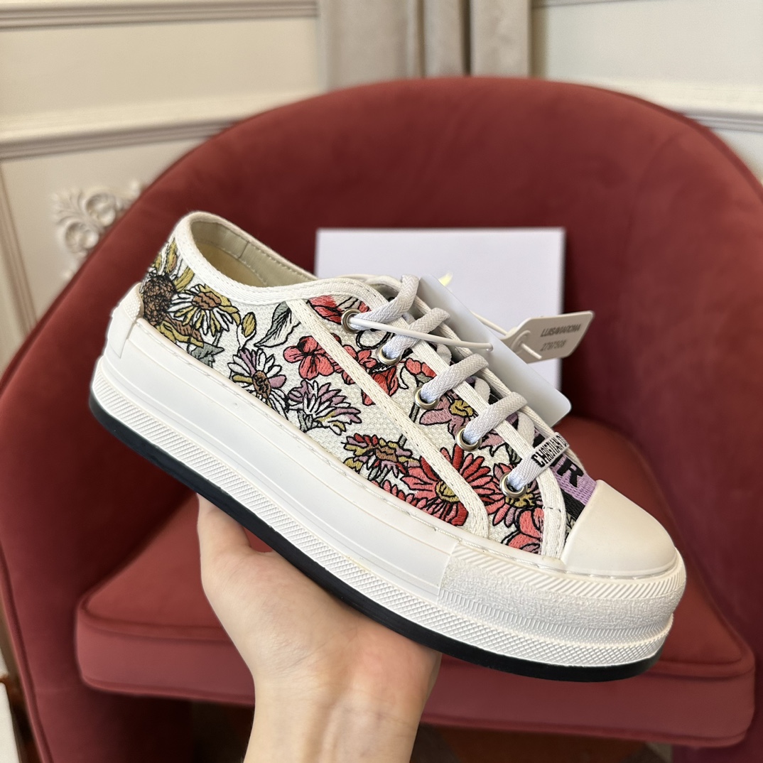 DIOR SNEAKER