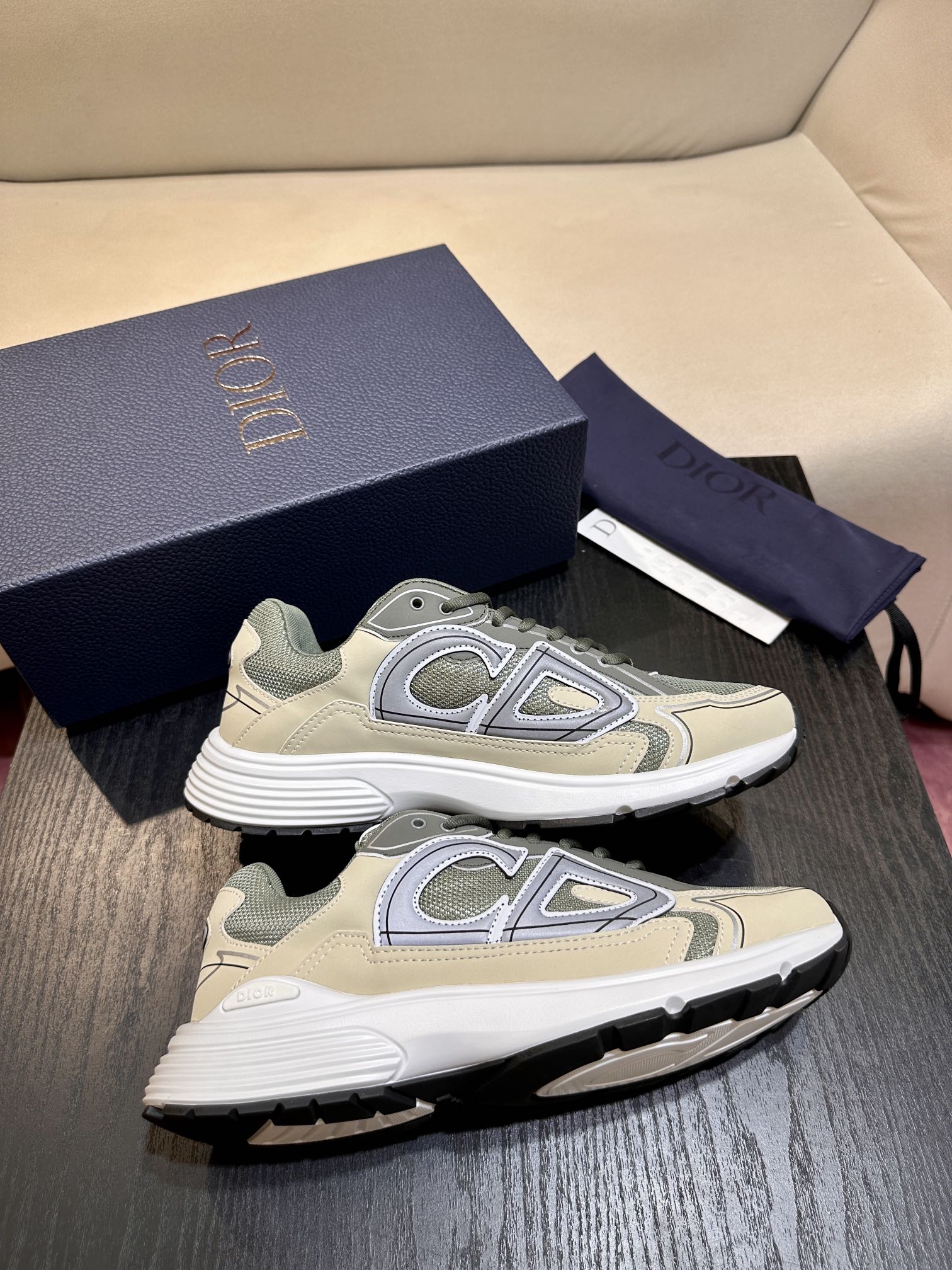 DIOR B30 SNEAKER