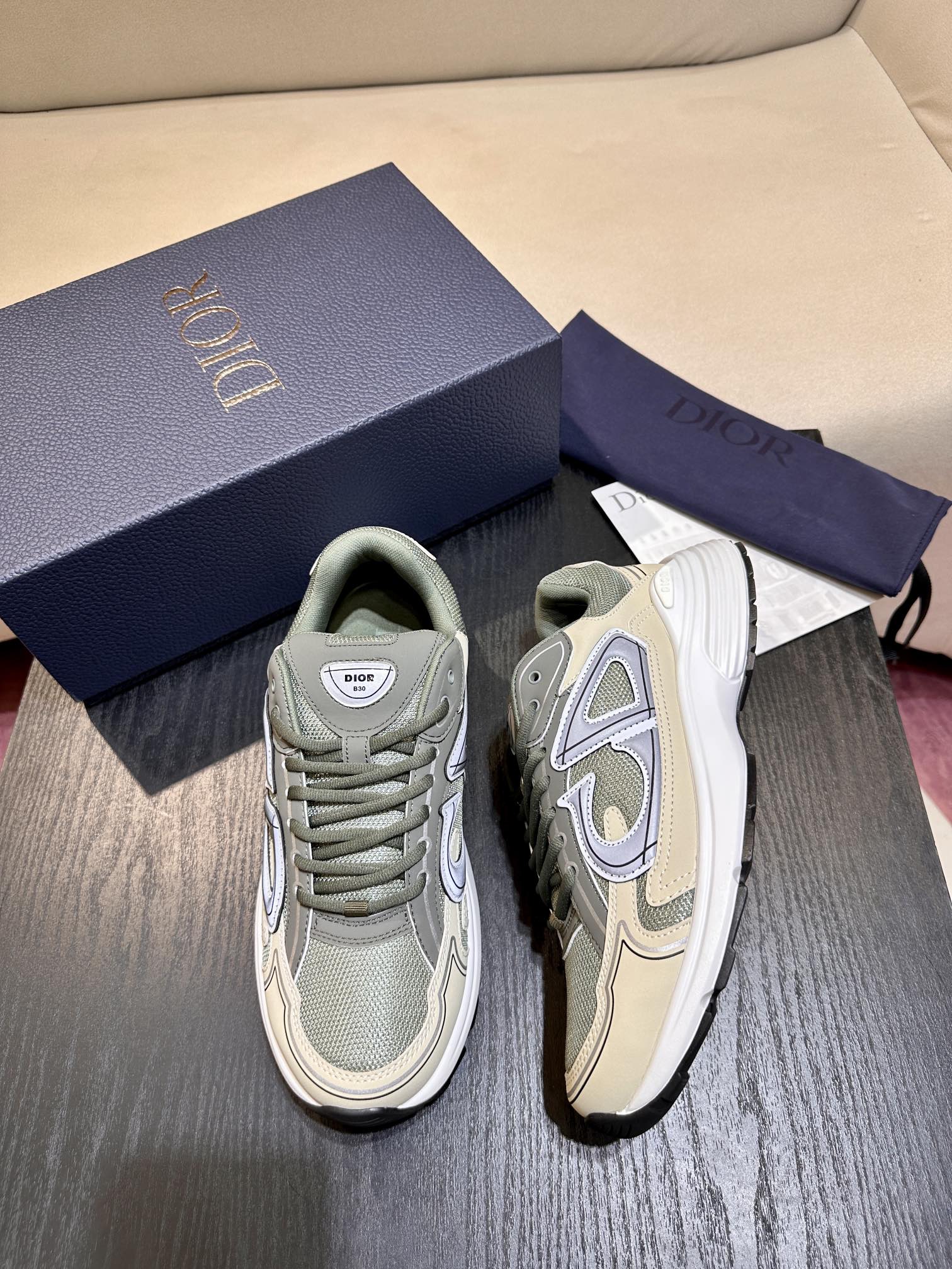 DIOR B30 SNEAKER