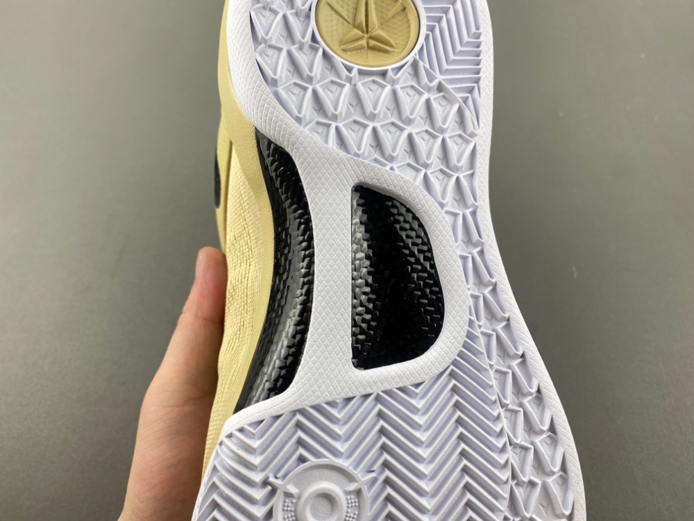 Nike Kobe 8 Protro “Champagne Gold”HM6469-701