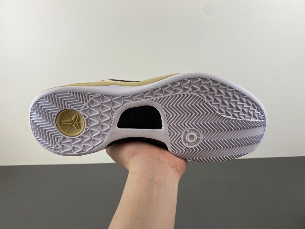 Nike Kobe 8 Protro “Champagne Gold”HM6469-701