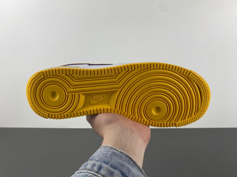 Kobe Bryant x Nike Air Force 1 Low FZ1151-100