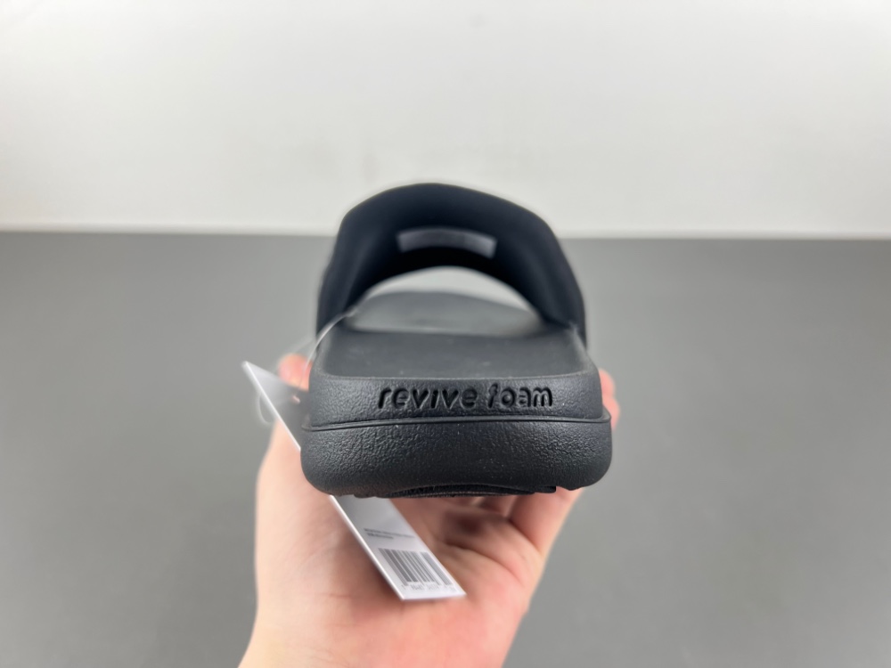 Kobe Offcourt Slide IF2870-001